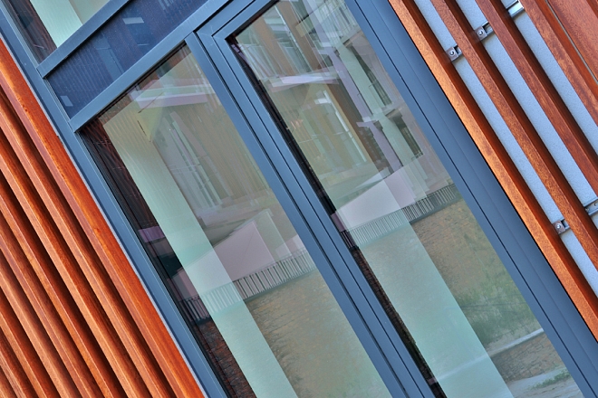 Hliníkové a ocelové prosklené fasády, okna a dveře